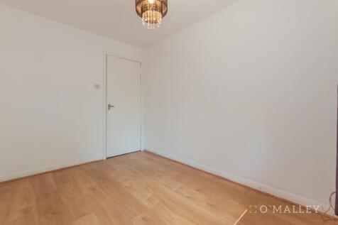 17. Bedroom 2 3.jpg