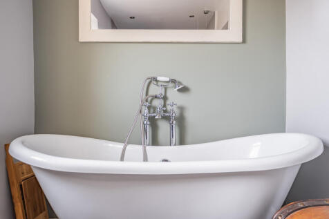 Bathtub