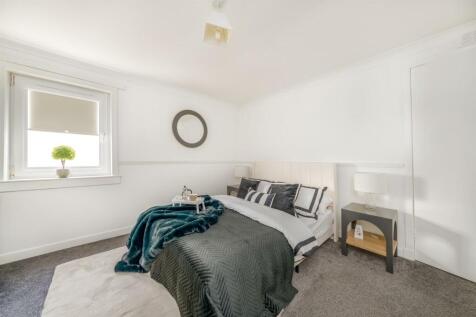 25 Whitefield Crescent-08.jpg