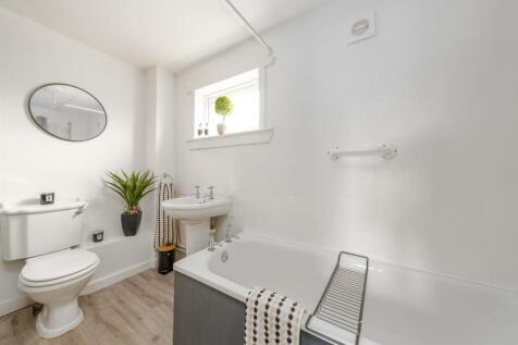 25 Whitefield Crescent-12.jpg