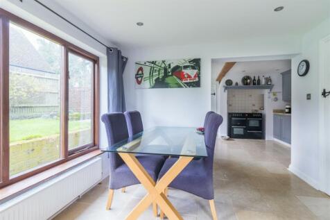 DINNING ROOM