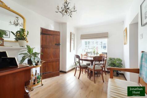 DINING ROOM pic 2