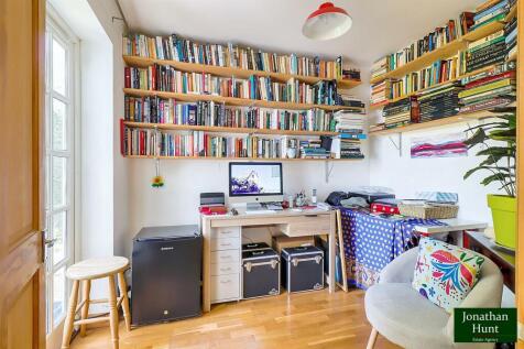 STUDY/SNUG