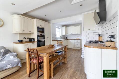 OPEN PLAN KITCHEN pic2
