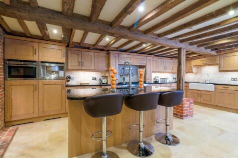 KITCHEN/ DINING ROOM pic 3