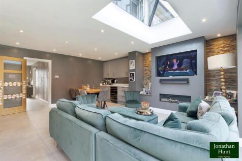 OPEN PLAN KITCHEN pic 2