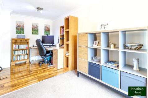 STUDY/FAMILY ROOM