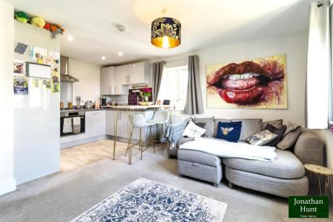 OPEN PLAN KITCHEN/LIVING ROOM