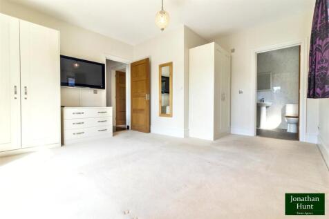 PRINCIPLE BEDROOM