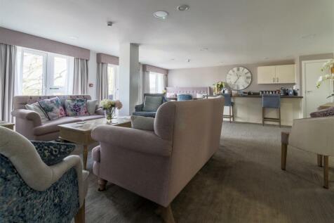 COMMUNAL LOUNGE