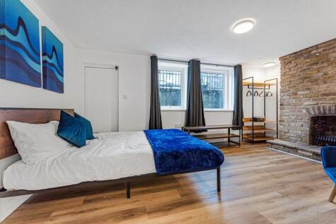 Bedroom/Reception Room