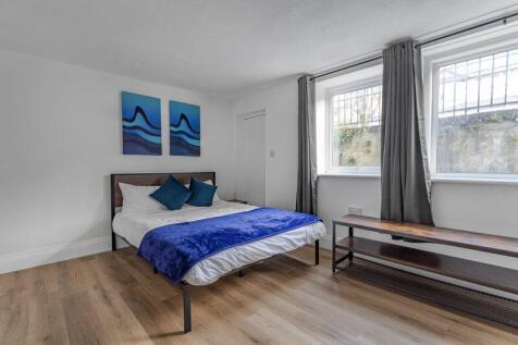 Bedroom/Reception Room