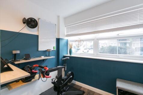 Bedroom/Study