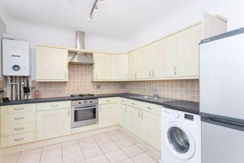 Kitchen/ Dining Room