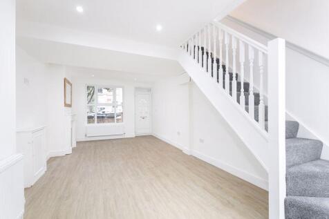  Lounge/ Dining Room
