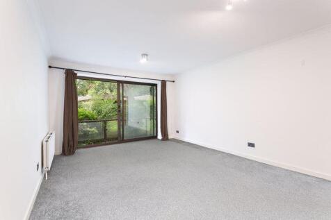 Lounge/ Dining Room