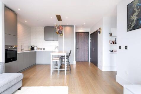 Lounge/ Kitchen