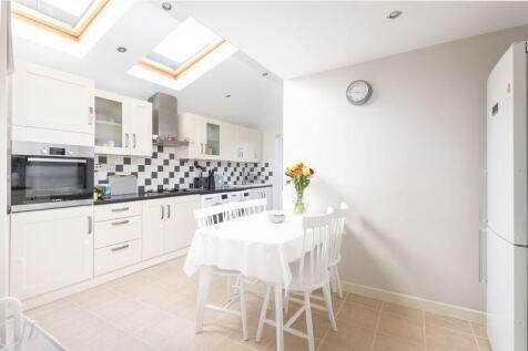 Kitchen/ Breakfast Room