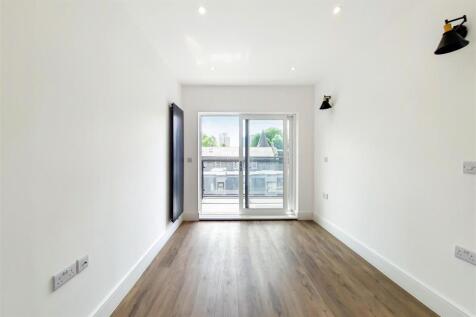 6_Main Bedroom-1.jpg