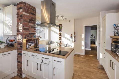 Kitchen-Breakfast Room pic2