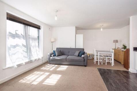 Living Room pic2