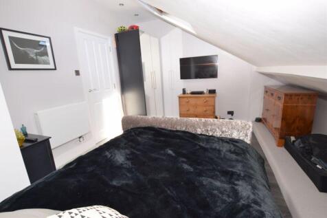 Master Bedroom pic2
