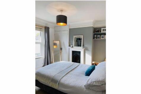 Master Bedroom pic1