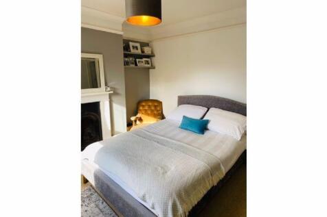 Master Bedroom pic2