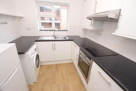 Fitted Kitchen pic1