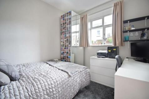 Student-lettings (Medium).JPG