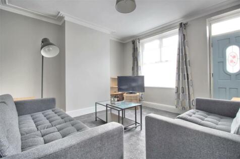 lounge 1.jpg