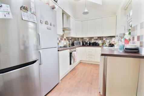 Kitchen (Medium).jpg
