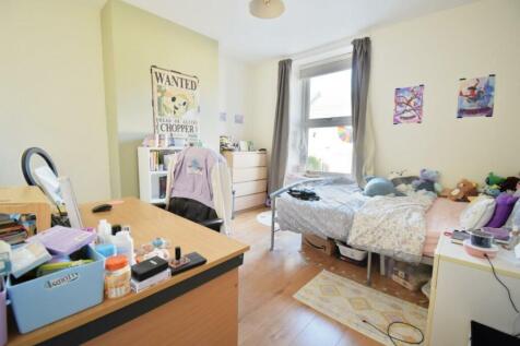 Bedroom 2.2 (Medium).jpg