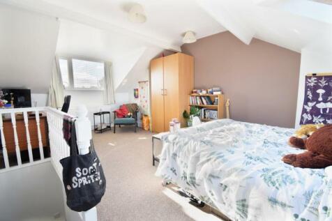 Bedroom 2.4 (Medium).jpg