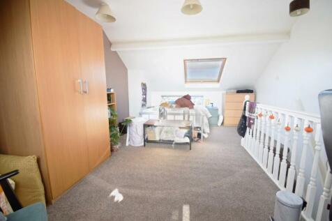 Bedroom 2.5 (Medium).jpg