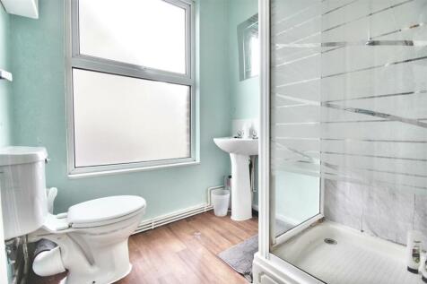 Student-letting-agent - Bathroom 1.jpg