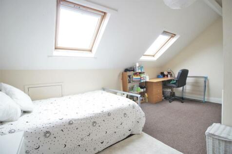 Student-accommodation- Bedroom 4.JPG