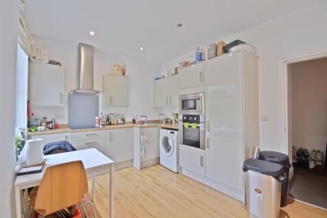 Kitchen 2.jpg