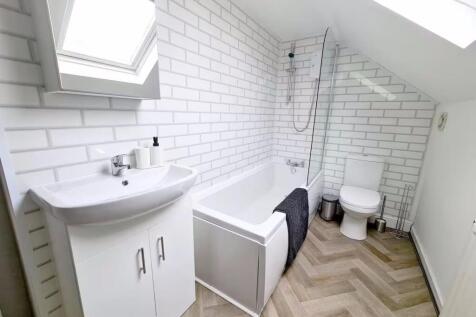 Bathroom 1.jpg