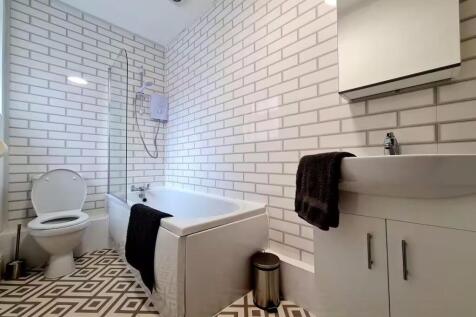 Bathroom 2.jpg