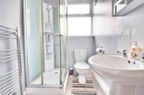 Bathroom 1.jpg