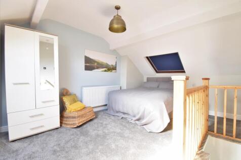 Bedroom 4 1.JPG