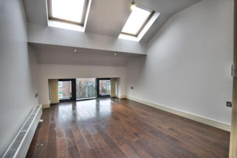 HDRCreat - bedroom 2.jpg