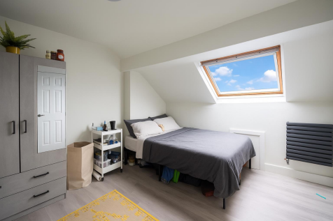 Bedroom 2 318 School.png