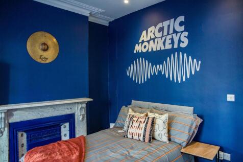 Artic Monkeys room 1.1.jpg