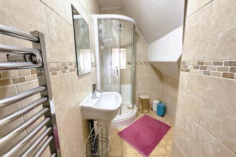 Shower Room Attic.jpg