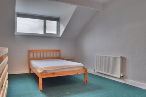 Bed 4.jpg