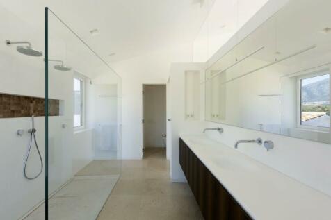 bathroom 4