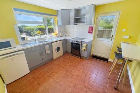 Kitchen 1.jpg