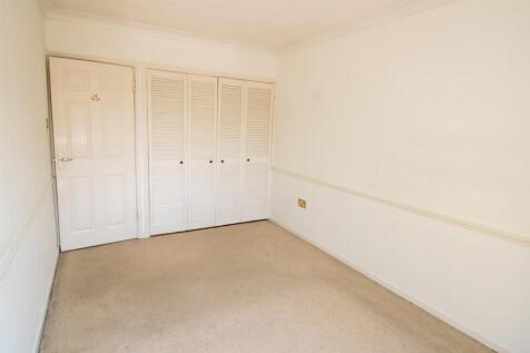 Bedroom 1.jpg